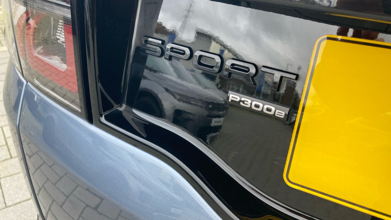 Land Rover Discovery Sport 1.5 P300e R-Dynamic HSE 5dr Auto [5 Seat] Station Wagon